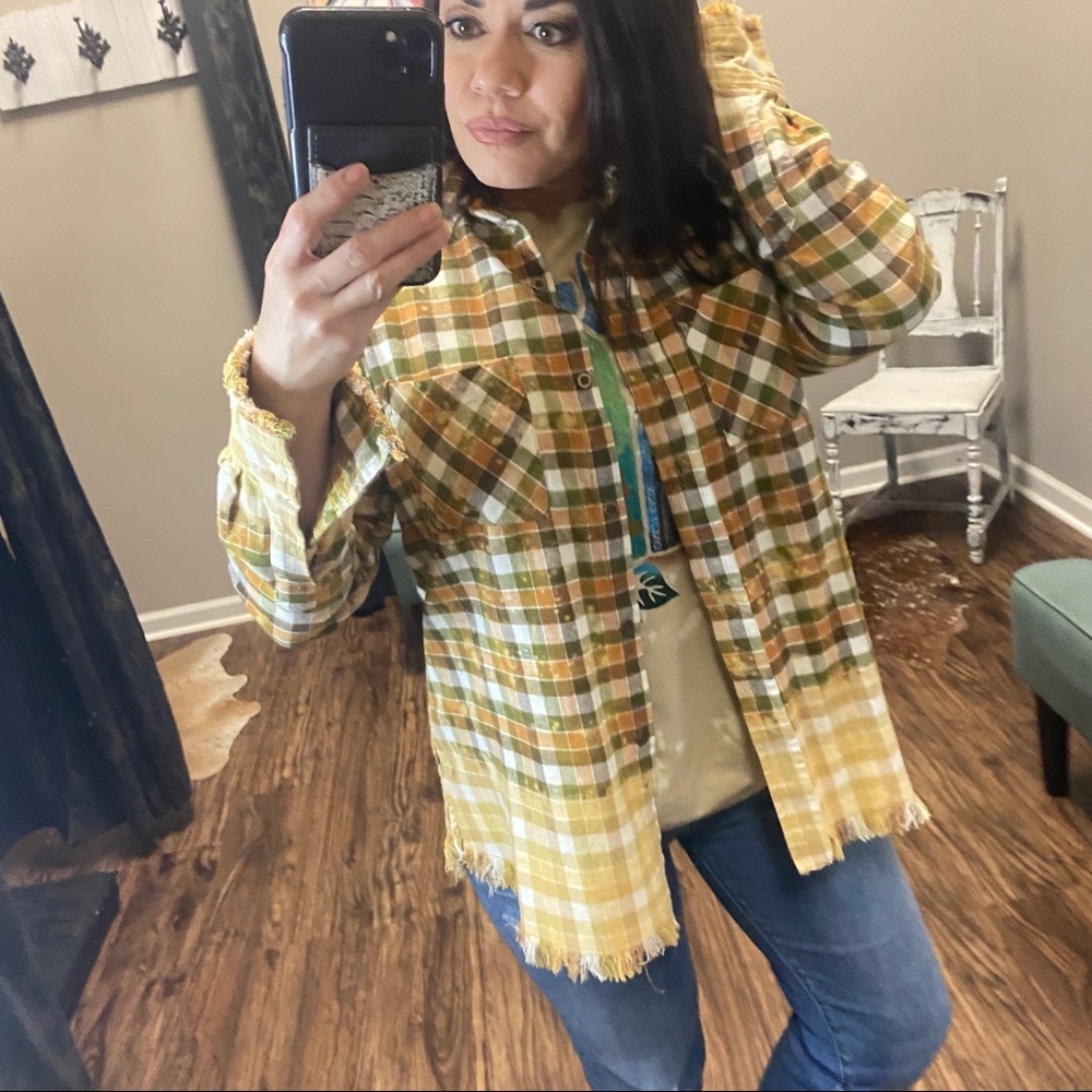 SMALL Bleached Plaid Flannel / Shacket